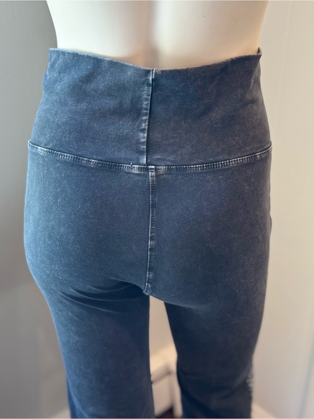 T Party Rhinestone Flare yoga Leggings Blue Acid Wash Size Large Y2K - Picture 9 of 12